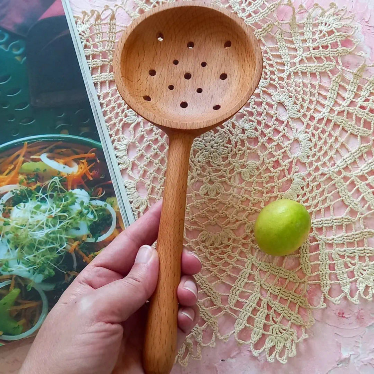 کفگیر چوبی دستساز بارلی مدل گود و بزرگ 28 سانتی چوب راش