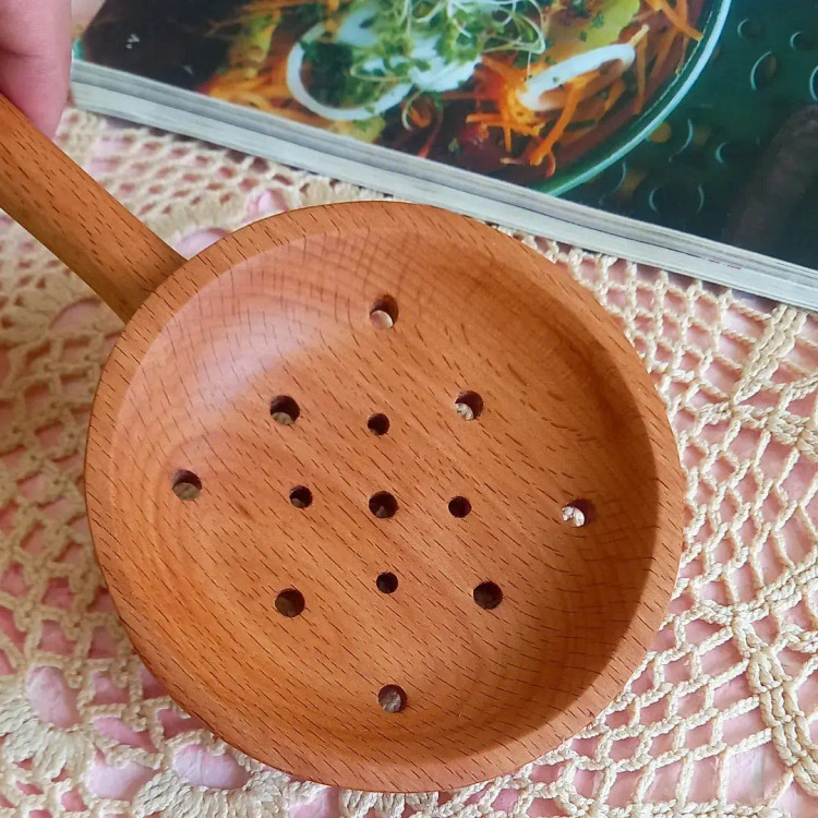 کفگیر چوبی دستساز بارلی مدل گود و بزرگ 28 سانتی چوب راش