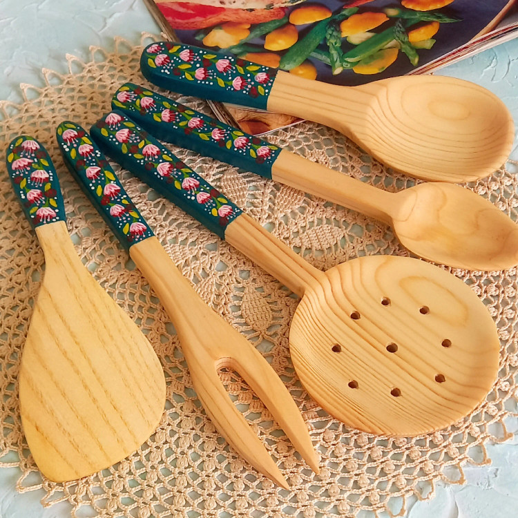 ست کفگیر ملاقه چوبی دستساز بارلی ویژه جهیزیه عروس 5 تکه نقاشی شده با دست کد bar0140