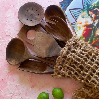 ست کفگیر ملاقه چوبی دستساز بارلی ویژه جهیزیه عروس کاوردار 7 تکه چوب گردو 25 سانتی کد bar0029