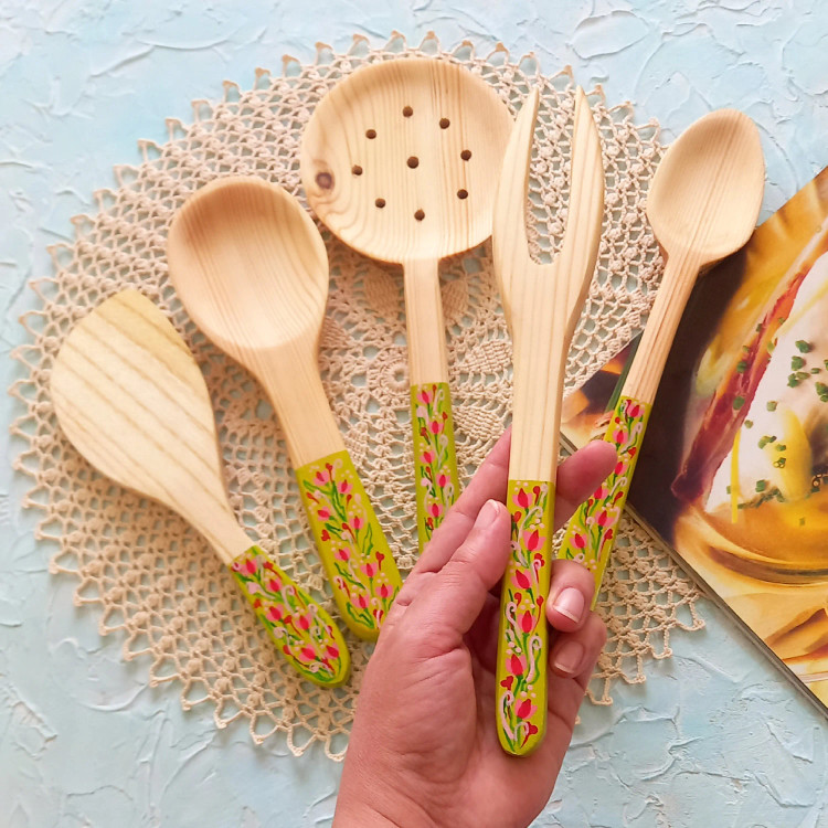 ست کفگیر ملاقه چوبی دستساز بارلی ویژه جهیزیه عروس 5 تکه نقاشی شده با دست کد bar0131