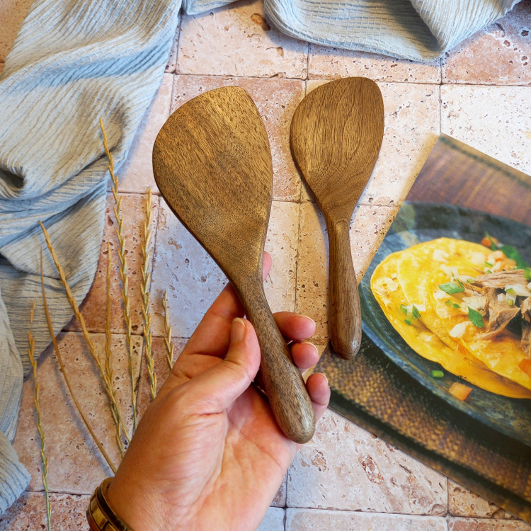 کفگیر تفت زن چوبی دستساز بارلی (1عدد) مدل باربد 21 سانتی چوب گردو