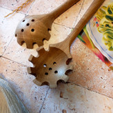 چنگال پاستا و ماکارونی چوبی دستساز بارلی مدل ژیکان 27 سانتی چوب گردو کد bar0286