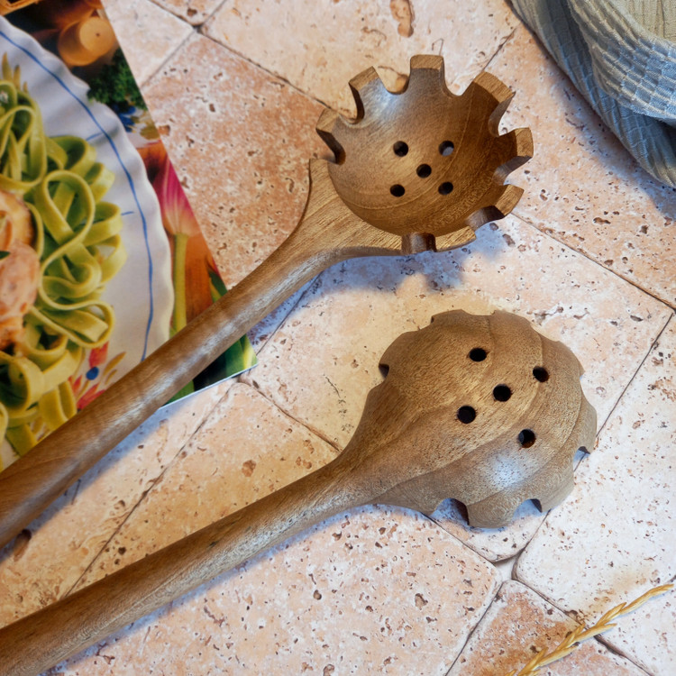 چنگال پاستا و ماکارونی چوبی دستساز بارلی مدل ژیکان 27 سانتی چوب گردو کد bar0286