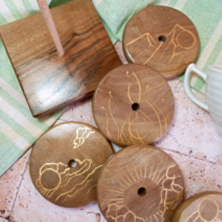 زیرلیوانی چوبی 6 نفره چوب گردو نقاشی با دست رنگ ثابت