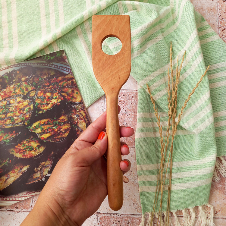 کفگیر سرخ کن چوبی دست ساز برند بارلی چوب مدل الیزه جنس چوب راش