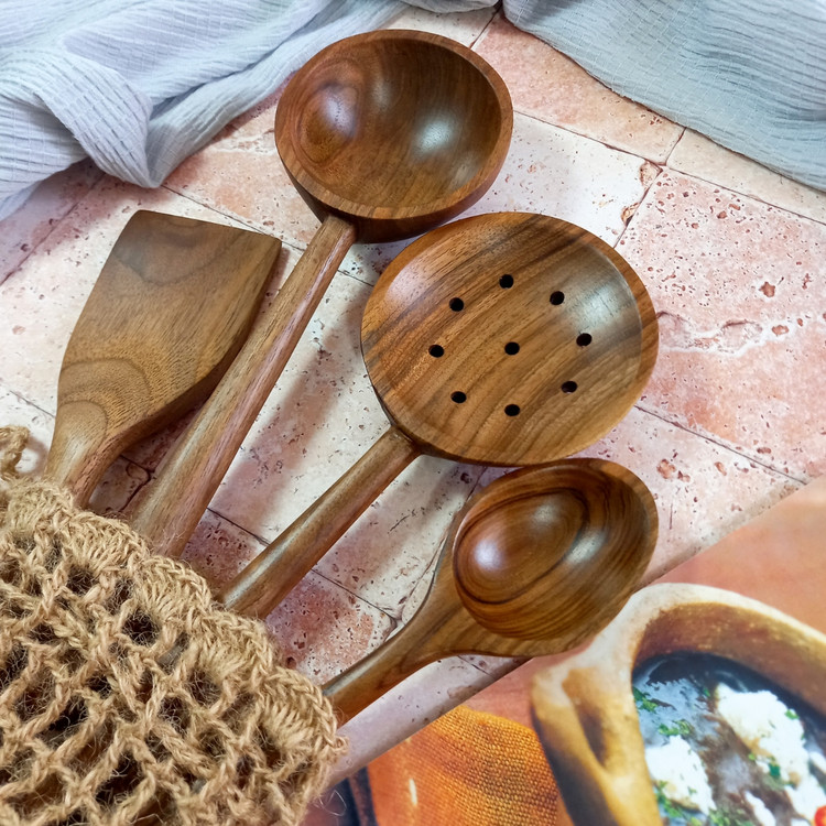 ست کفگیر و ملاقه چوب گردو ویژه جهیزیه عروس