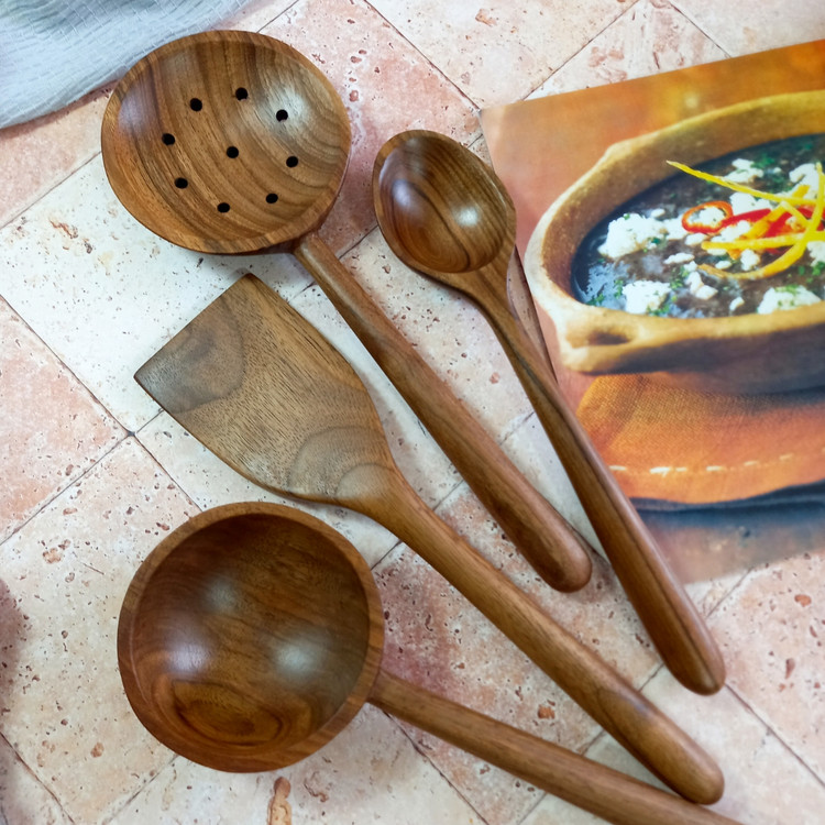 ست کفگیر و ملاقه چوب گردو ویژه جهیزیه عروس