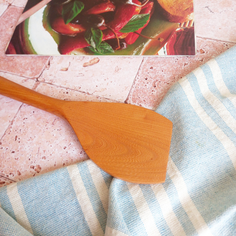 کفگیر چوبی دست ساز ویژه سرخکن و برگردان