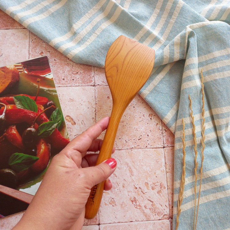 کفگیر چوبی دست ساز ویژه سرخکن و برگردان