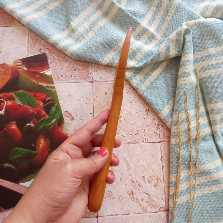 کفگیر چوبی دست ساز ویژه سرخکن و برگردان