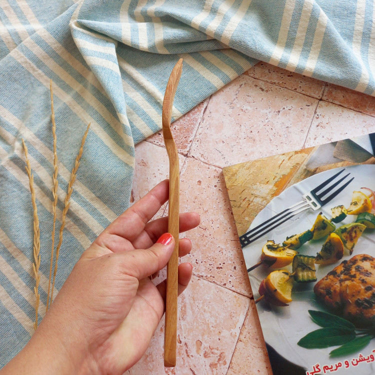 چنگال چوبی دست ساز ویژه سرخ کردن ماهی و مرغ