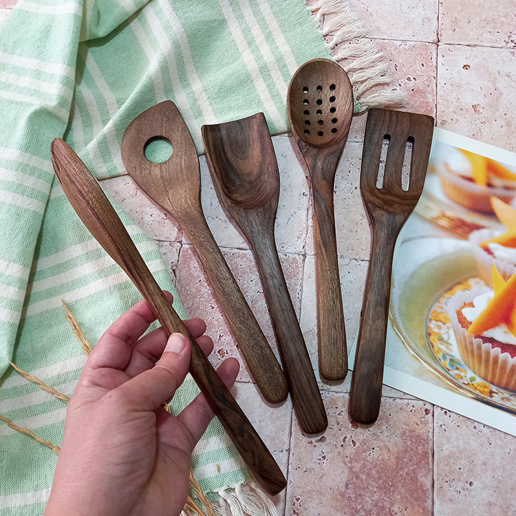 ست کفگیر و ملاقه چوبی ویژه جهیزیه عروس