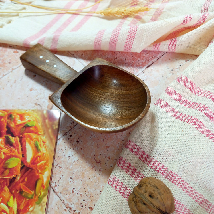 قاشق آجیل خوری چوبی دستساز ویژه جهیزیه عروس