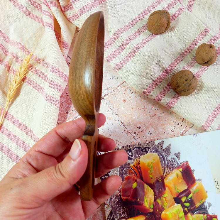 قاشق آجیل خوری چوبی دستساز ویژه جهیزیه عروس